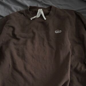 ALO Yoga Men's Dark Brown Crewneck Sweater
